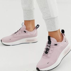 Nike Air Max Dia size 9.5